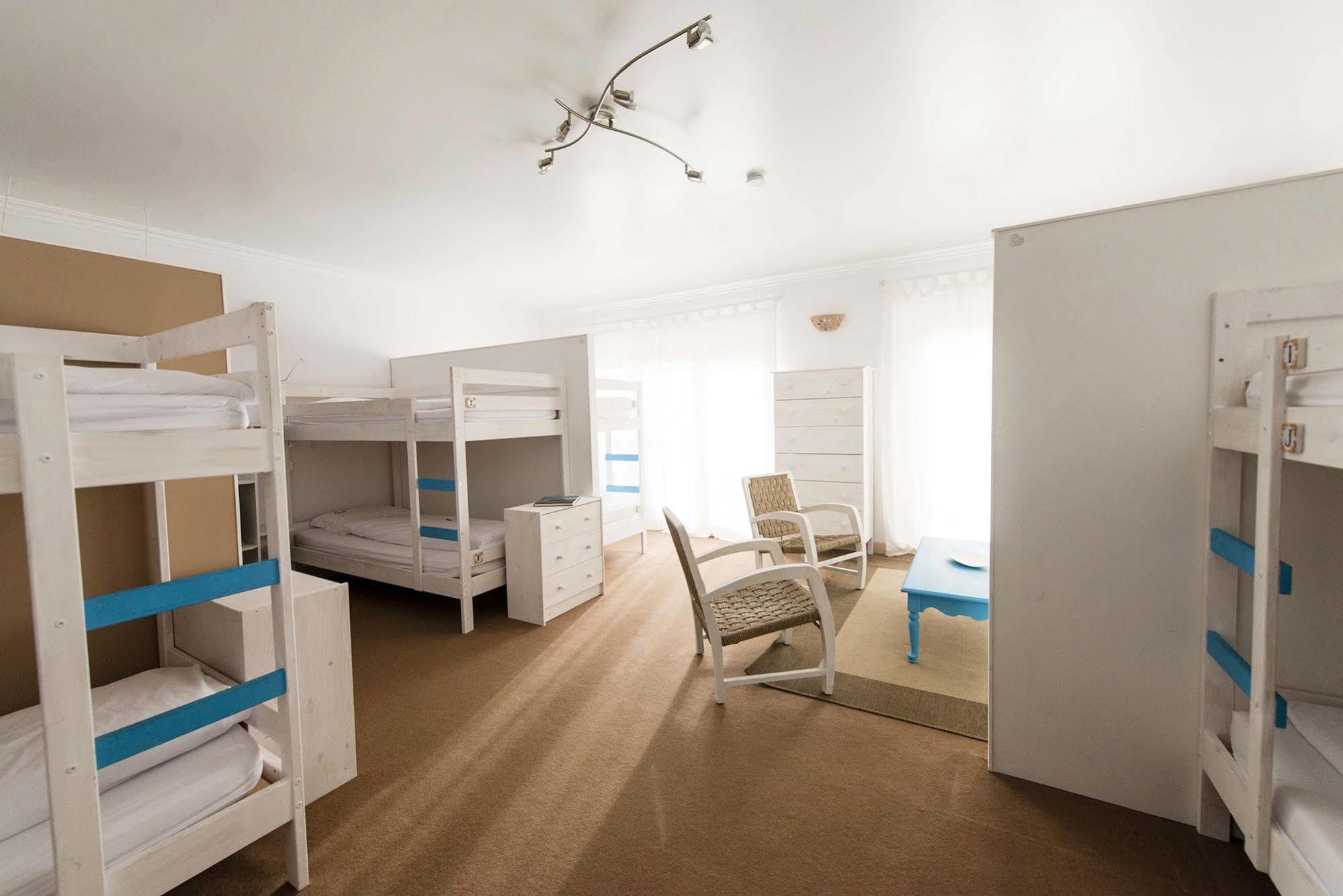 Хостел Laneez Ericeira Surf House Экстерьер фото